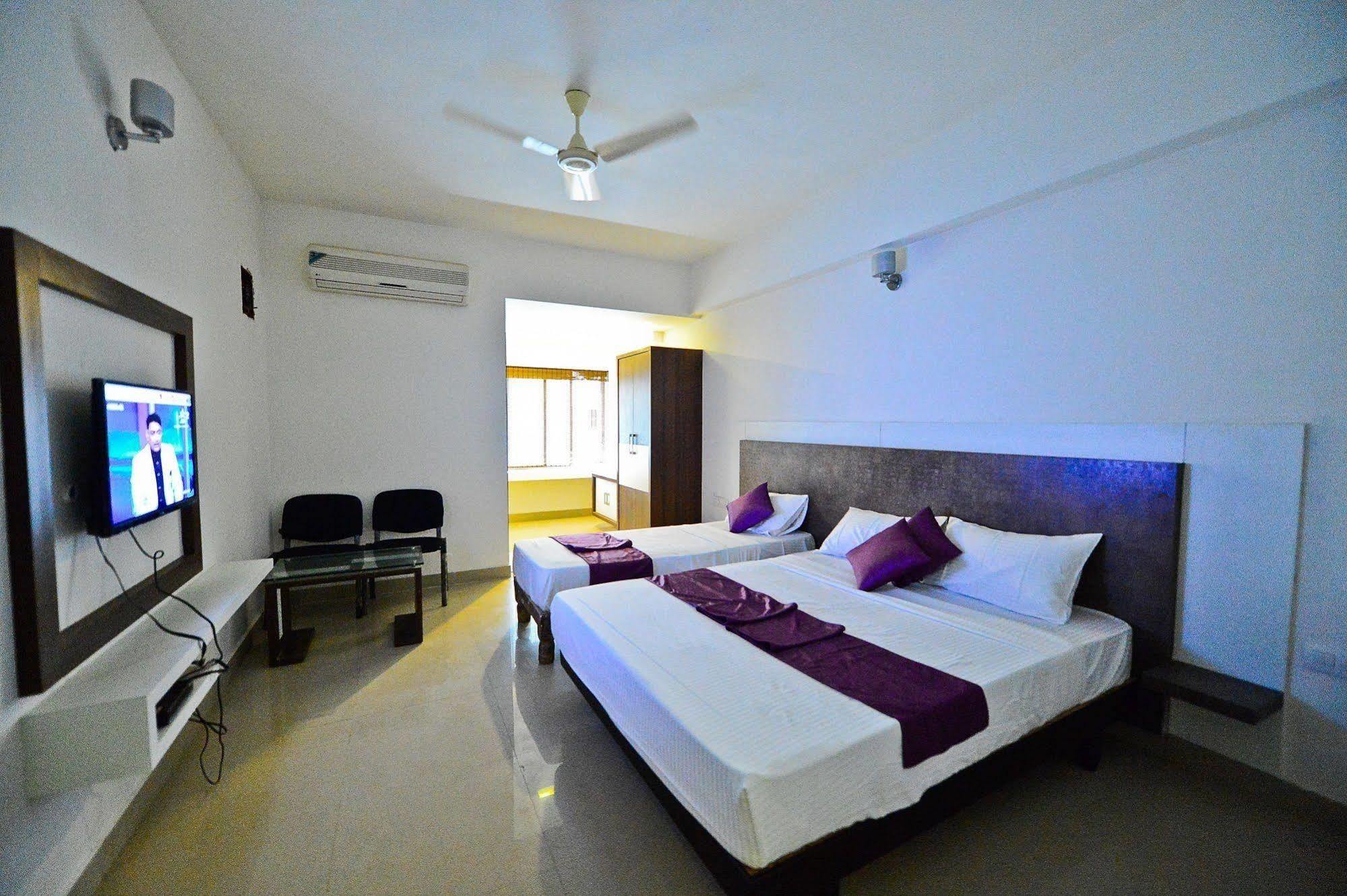 Qik Stay @ S.K. Continental Mysore Exterior photo
